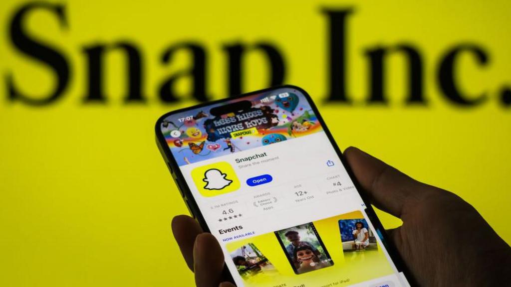 Пользователи Snapchat возмущены новыми тарифами за хранение старого контента.