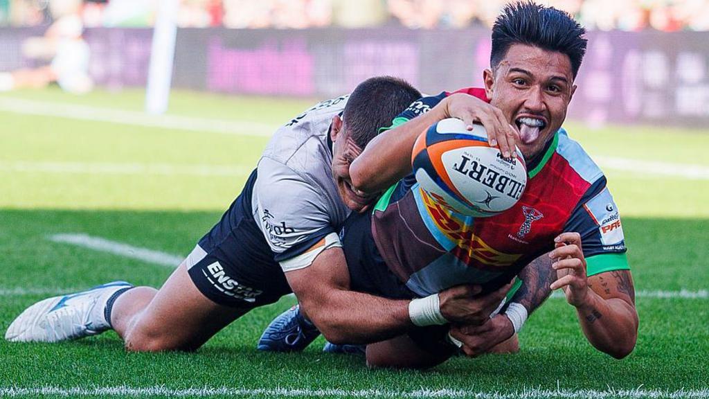 Harlequins fly-half Marcus Smith scores a try against Saracens