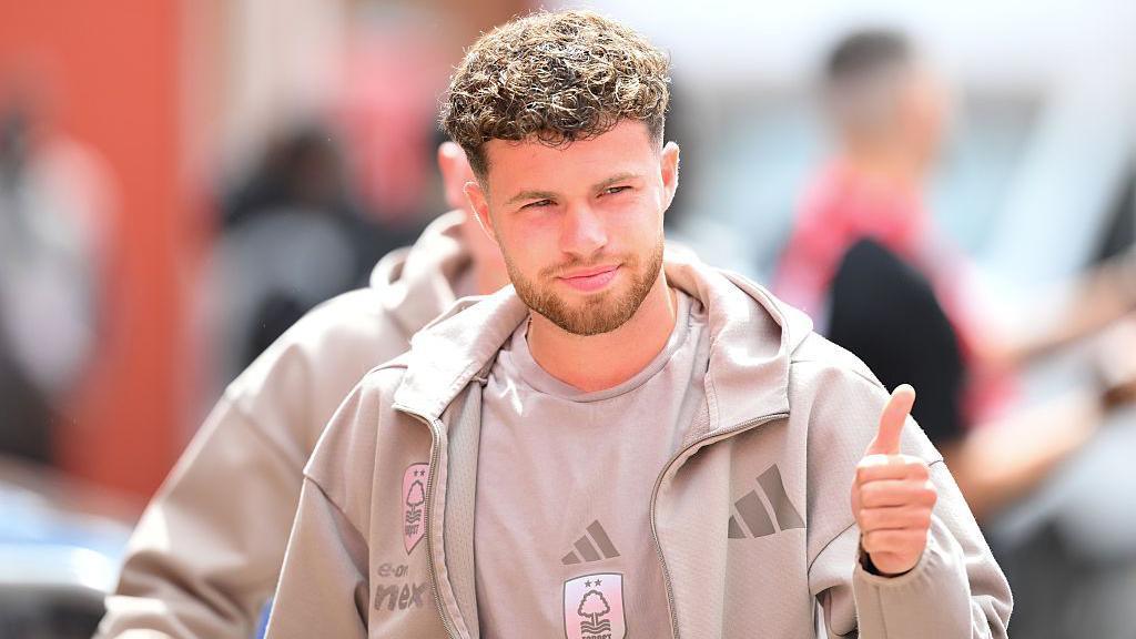 Neco Williams arrives at a Nottingham Forest game