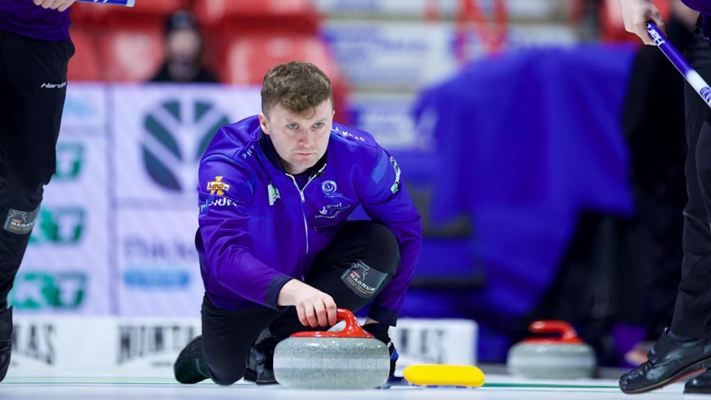 Whyte sees off world champion Mouat at Players Championship