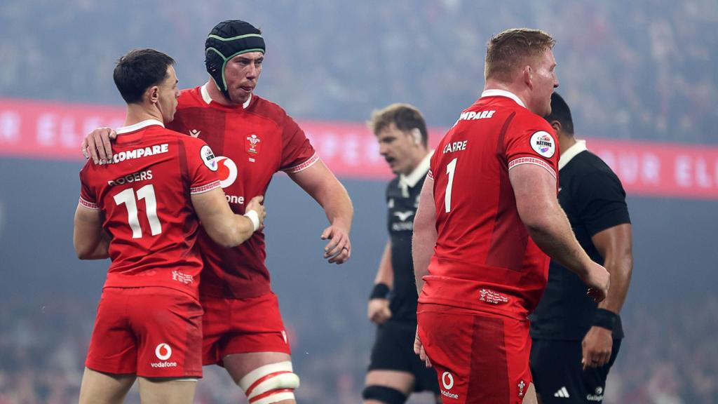 Wales celebrate their try