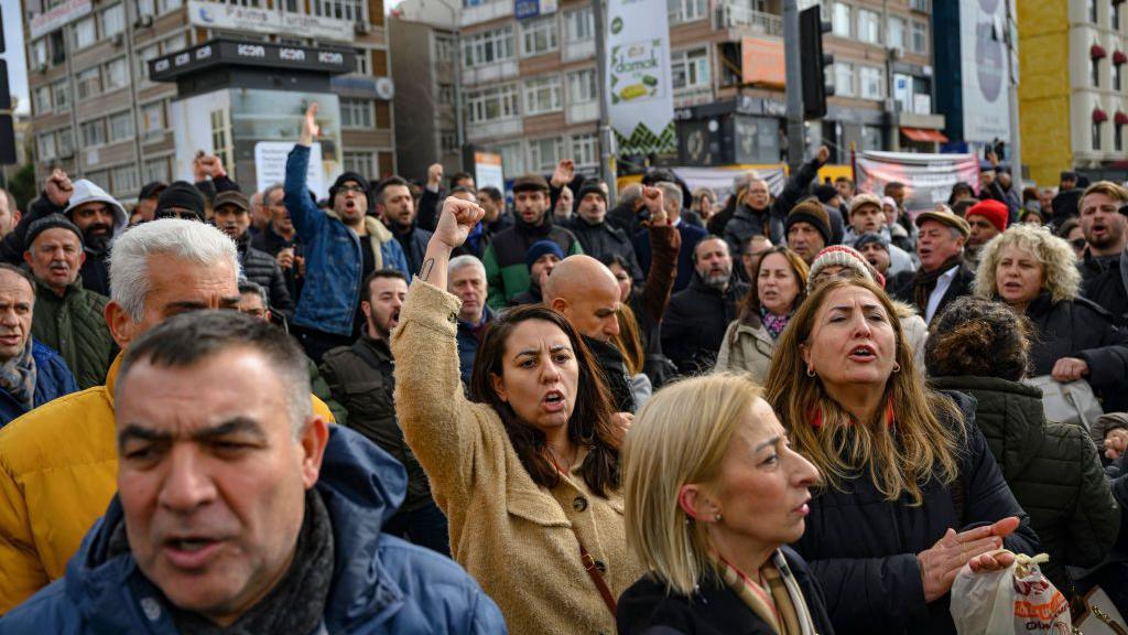 Supporters of Mayor of Istanbul demonstrate in front of the Turkish police barricade in Istanbul March 19, 2025