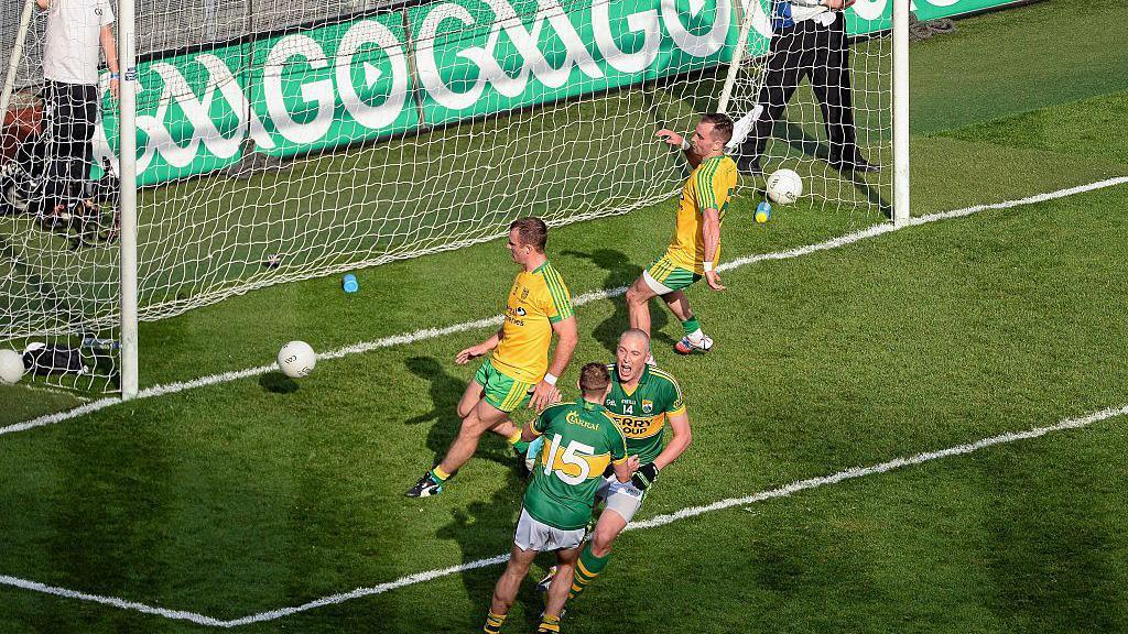 Kieran Donaghy scores a goal for Kerry