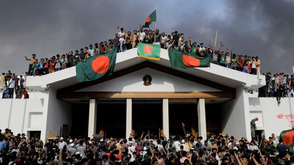 Protesters surround the prime minister's official residence