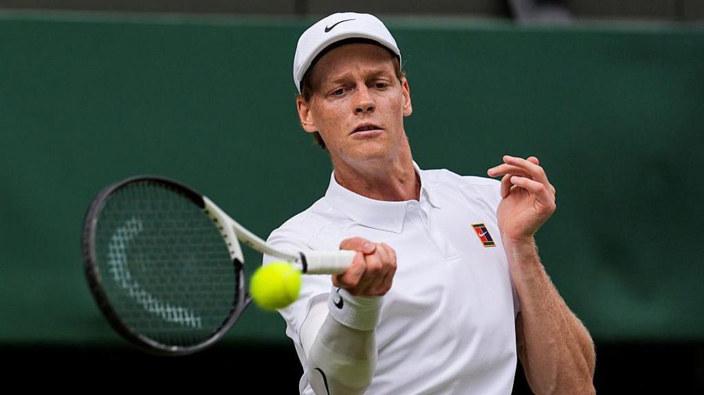 Jannik Sinner playing a forehand shot