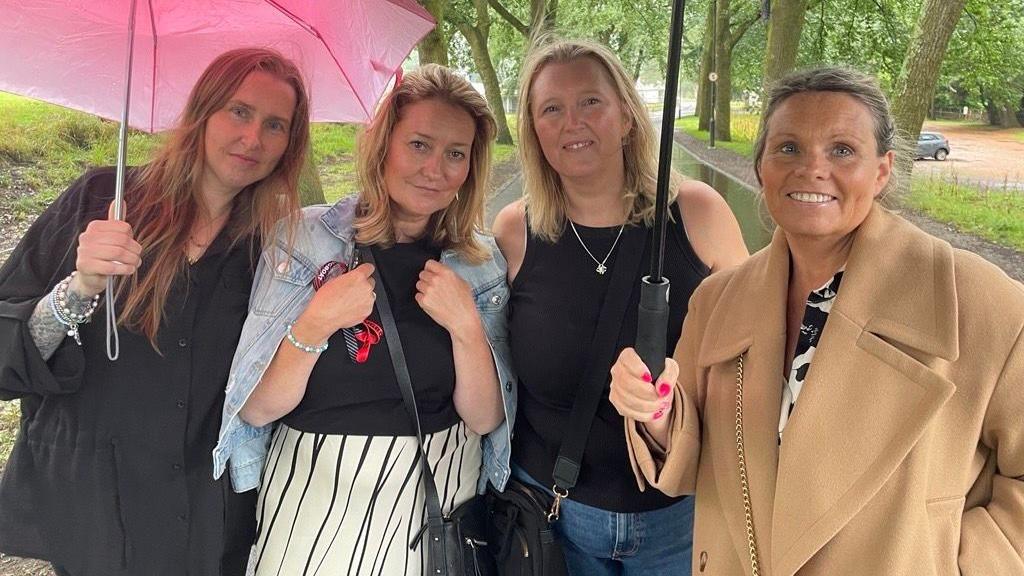 Llun o Rachel Cowley, Zoe Hoes, Emma Davies a Zoe Lock