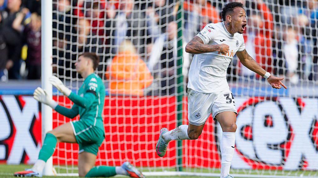 Ronald celebrates his goal