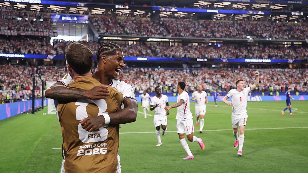 Marcus Rashford celebrates scoring