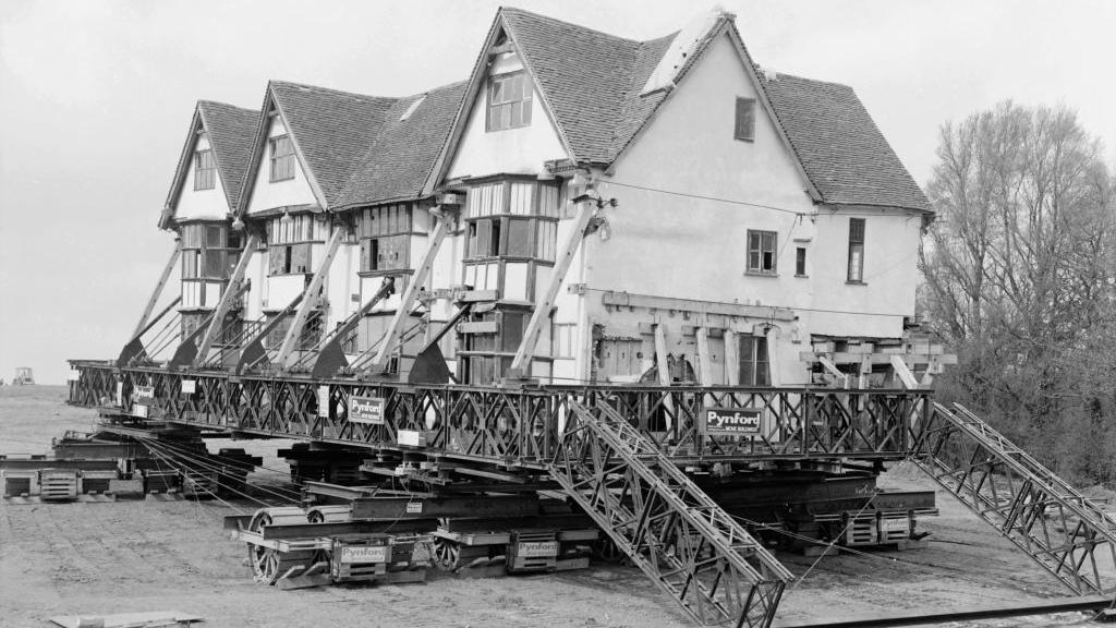 Ballingdon Hall, Sudbury, Suffolk, was moved 200 yards when the A131 was improved. The entire house was strengthened and placed on a huge vehicle. The timber-framed house was built in about 1593 by Sir Thomas Eden.