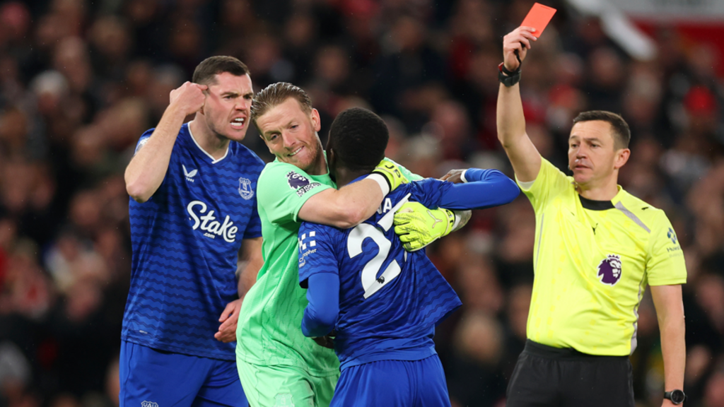 Everton’s Gueye Receives Red Card After Altercation With Keane