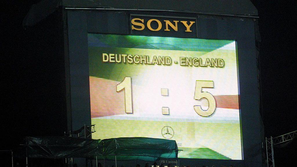 Scoreboard showing Germany 1-5 England