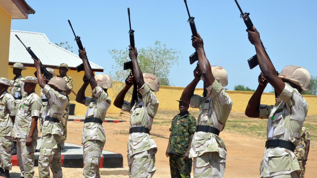 L’esercito nigeriano riporta oltre 30 jihadisti uccisi in attacchi aerei