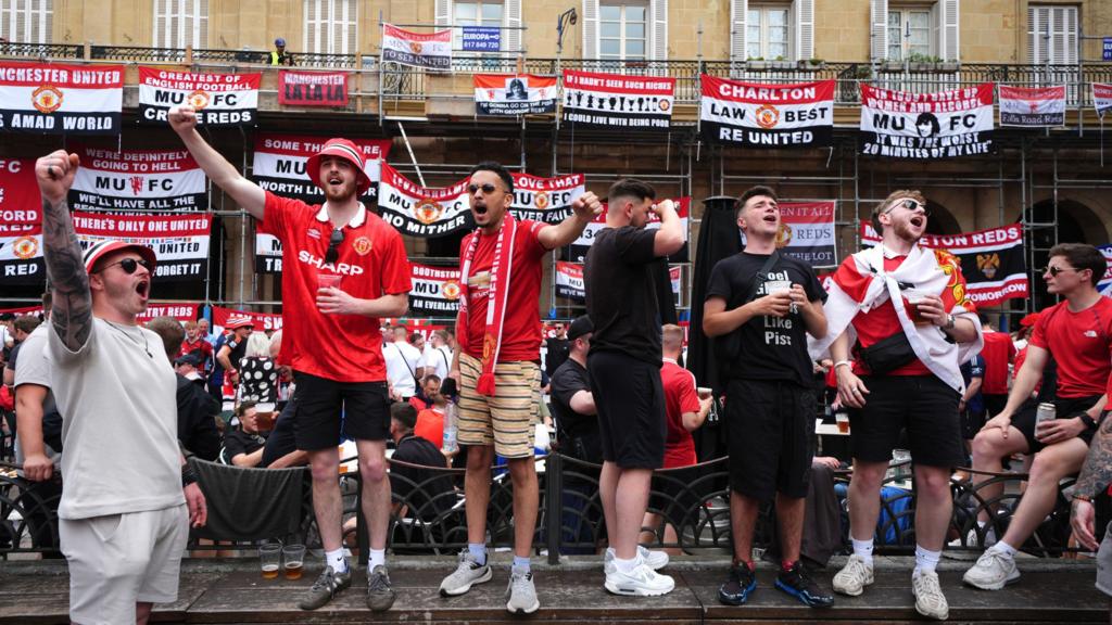 Manchester United fans in Bilbao