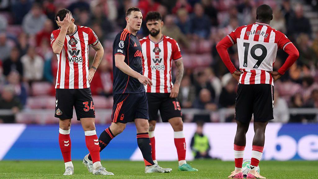 Sunderland react after conceding a goal against Nottingham Forest.