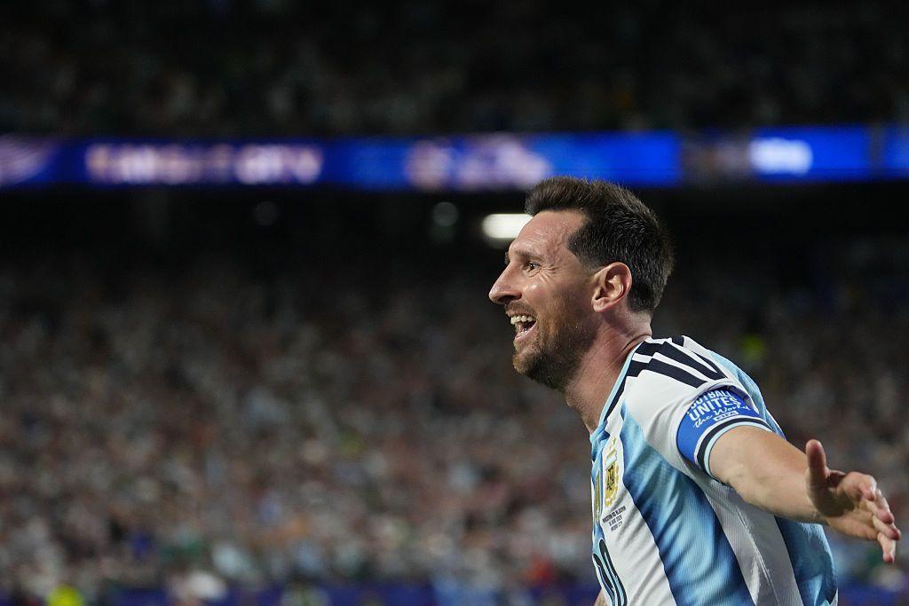 Lionel Messi celebrates