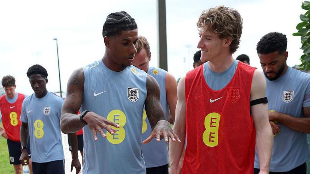 Marcus Rashford and Anthony Gordon during England training