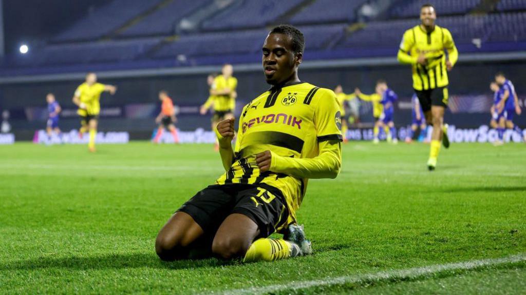 Jamie Gittens celebrates scoring against Dinamo Zagreb