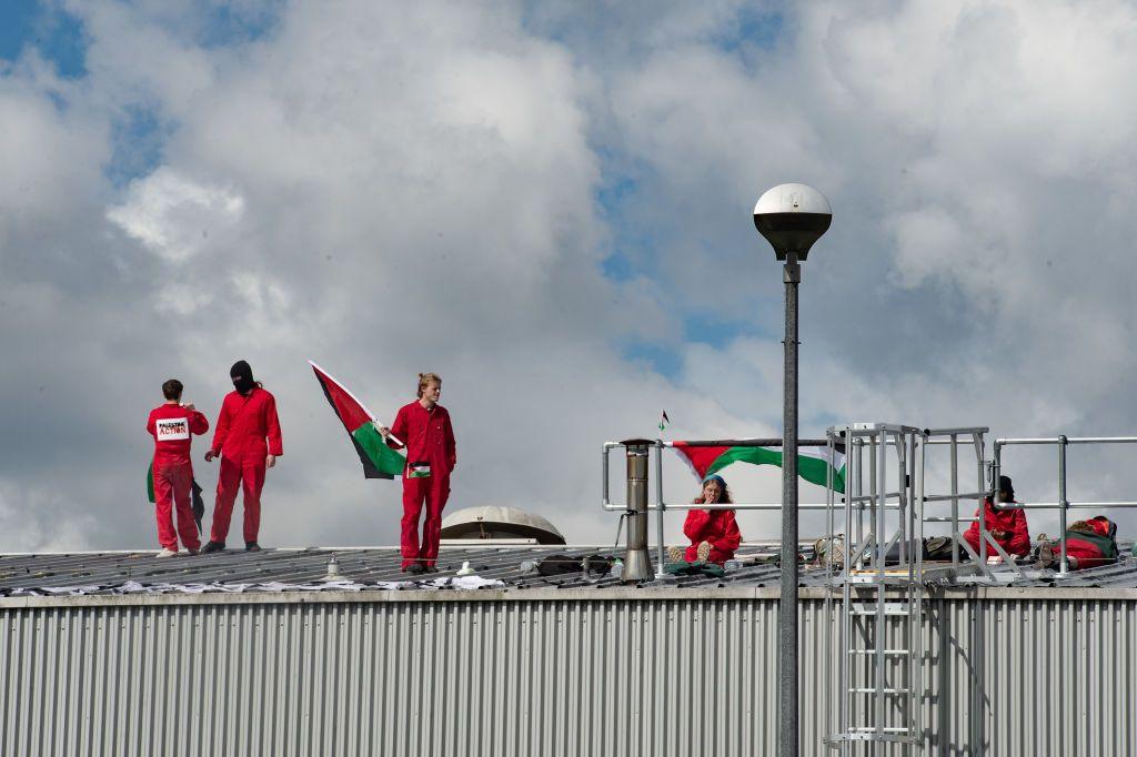 rooftop protest