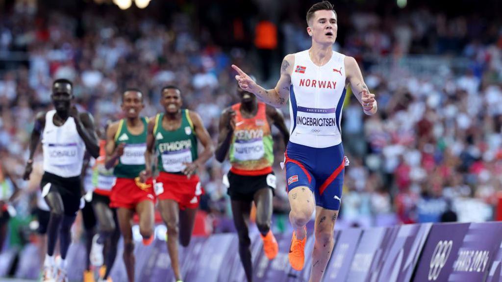 Jakob Ingebrigtsen wins Olympic gold over 5000m in Paris