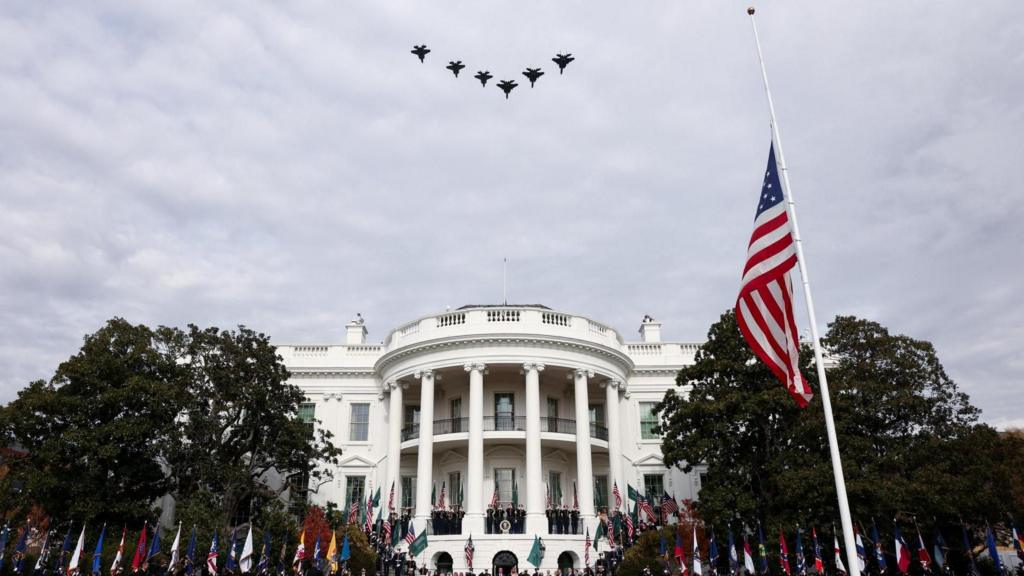 Flypast over White House