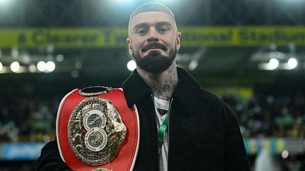 Crocker's hand injury 'nothing too serious'