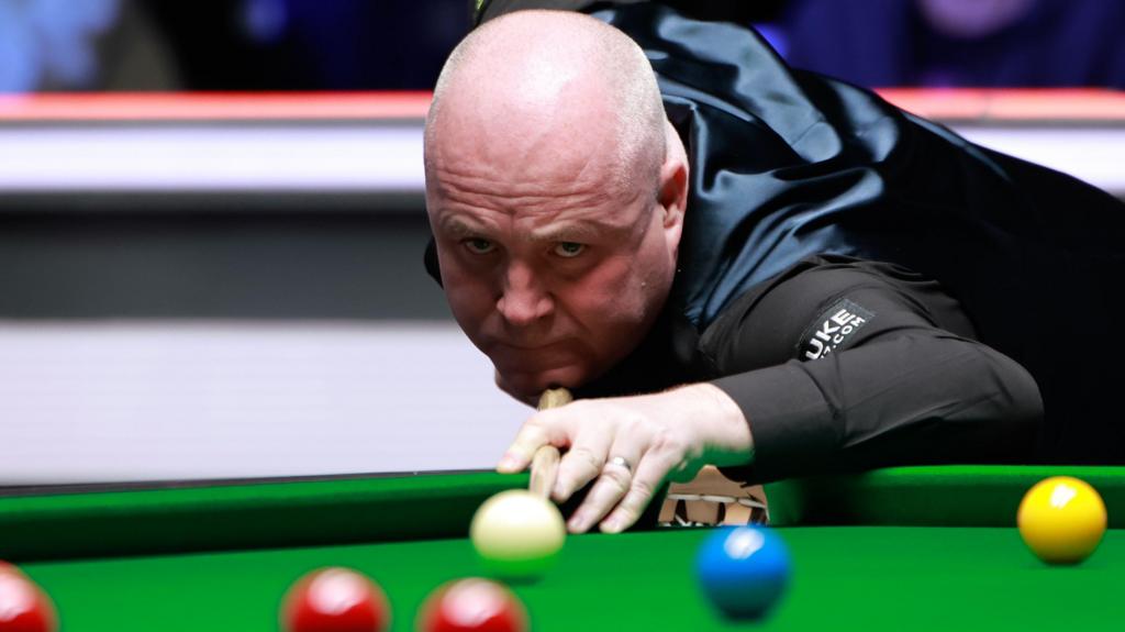 Higgins beats Hawkins to reach Tour Championship final
