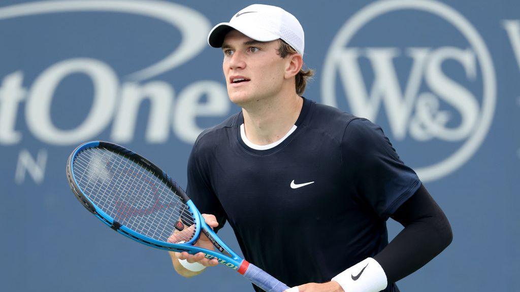 Jack Draper of Great Britain playing Stefanos Tsitsipas of Greece at the Cincinnati Open