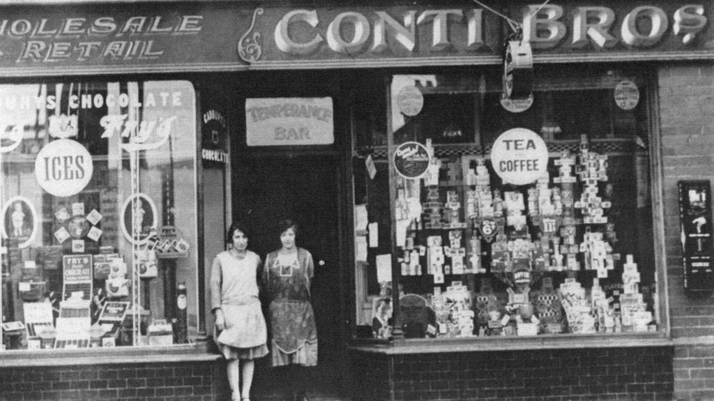 Caffi Conti's yng Nghlydach