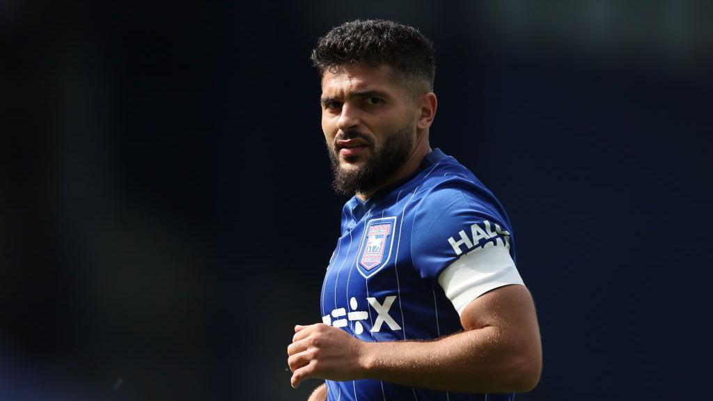 Sam Morsy: Ipswich Town captain signs new two-year deal - BBC Sport