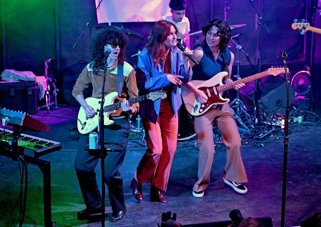 Muna on stage