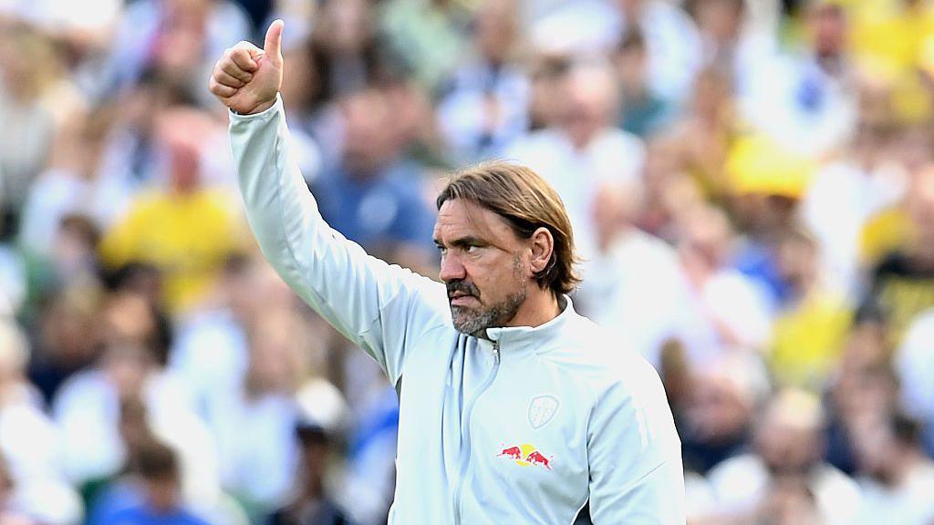 Daniel Farke acknowledges the Leeds fans prior to the pre-season friendly match between Leeds and AC Milan in Dublin
