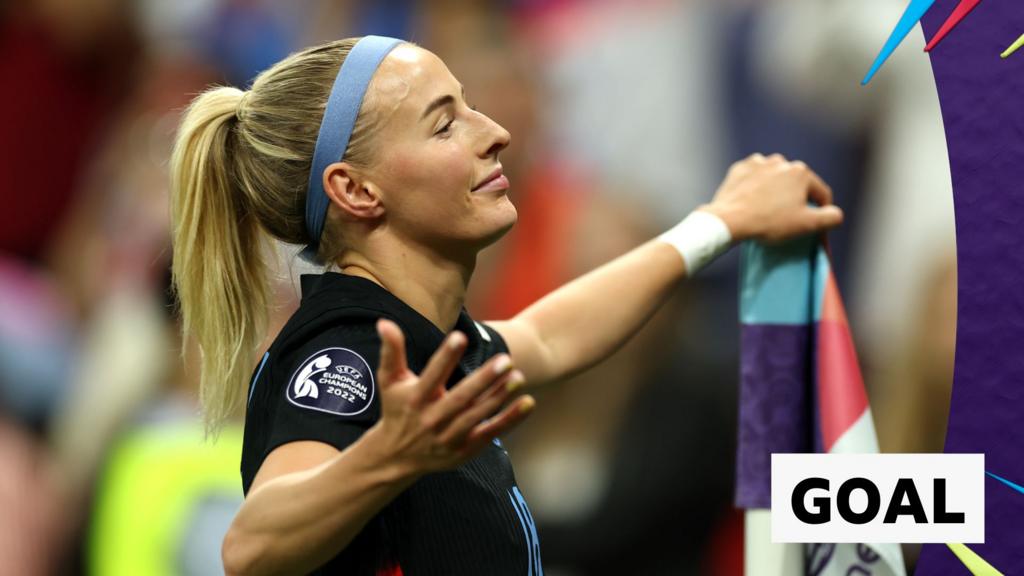 Gambar Kelly mencetak gol rebound setelah tendangan penalti diselamatkan untuk membawa Inggris lolos.