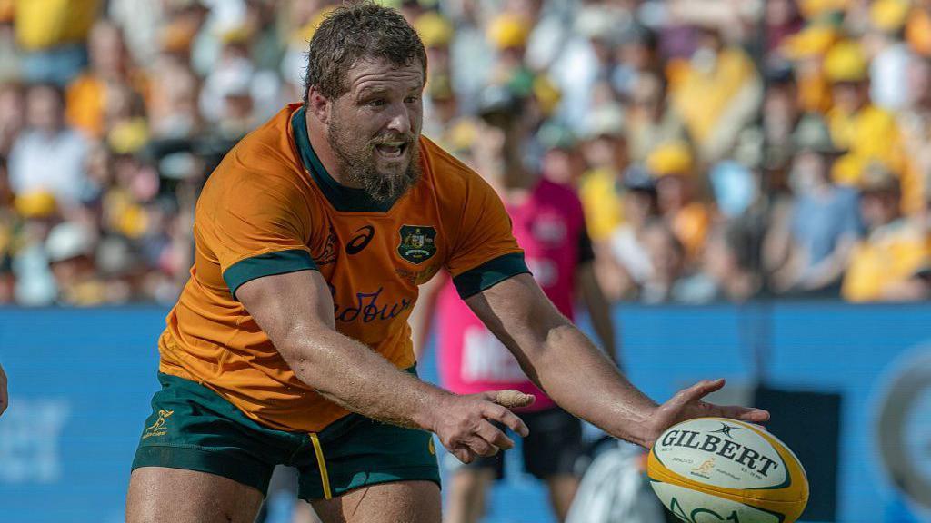 James Slipper throws the ball 