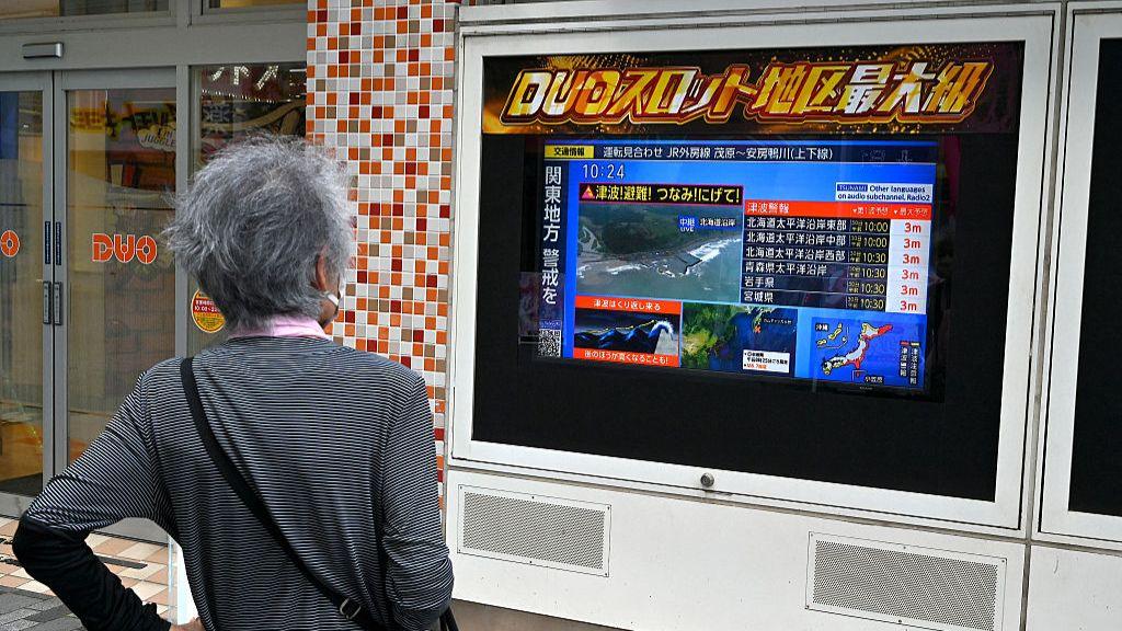 Tsunami japan 3 11 11