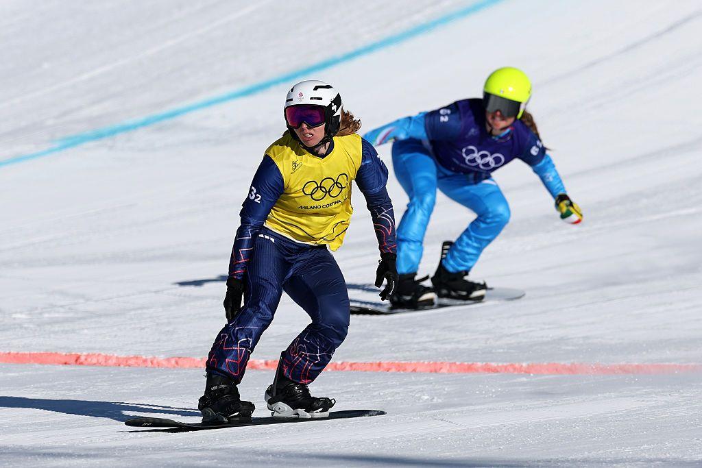 Charlotte Bankes racing in the snowboard cross