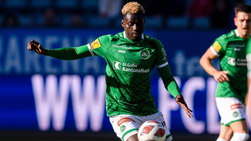 Ousmane Diakite in action for Mali