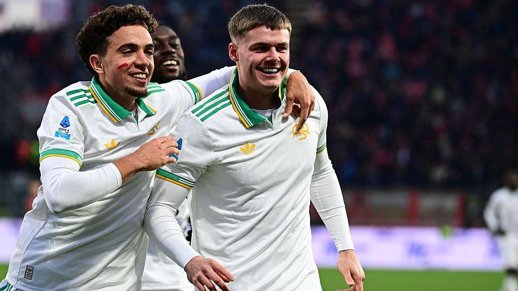 Evan Ferguson celebrates scoring his first Serie A goal for Roma against Cremonese.