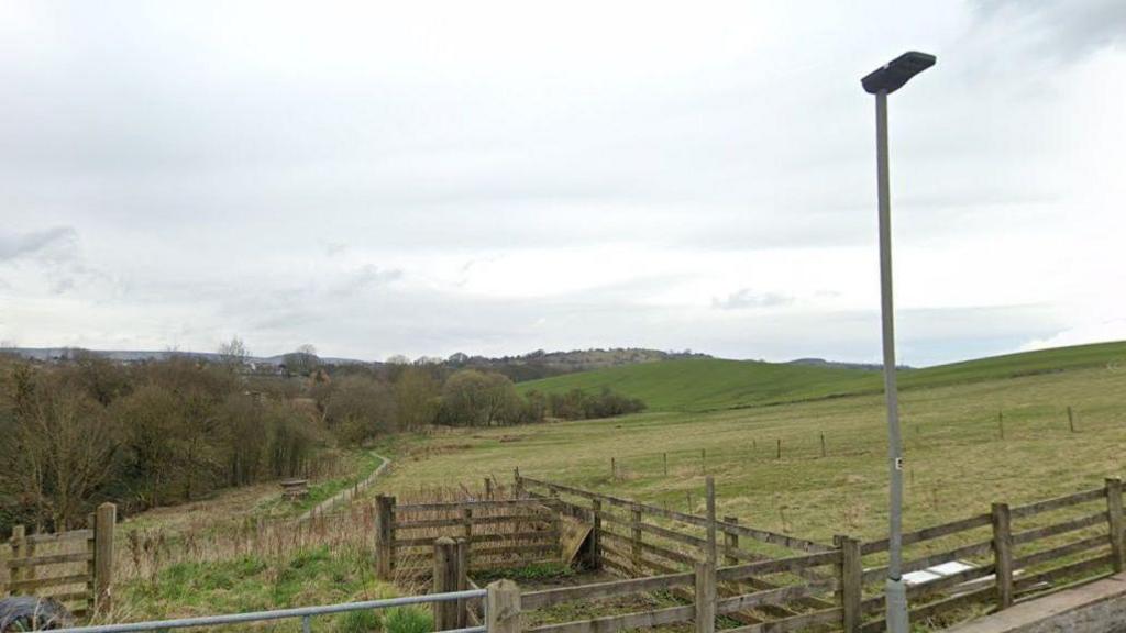 A picture of a field where the houses will be developed off Airedale Avenue