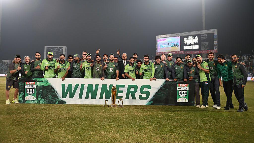 Pakistan celebrate their ODI series win over South Africa