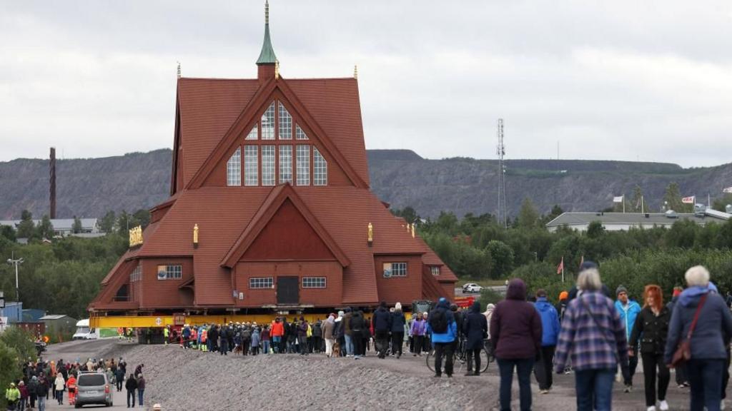 113-year-old Swedish church arrives at new home after two day-journey