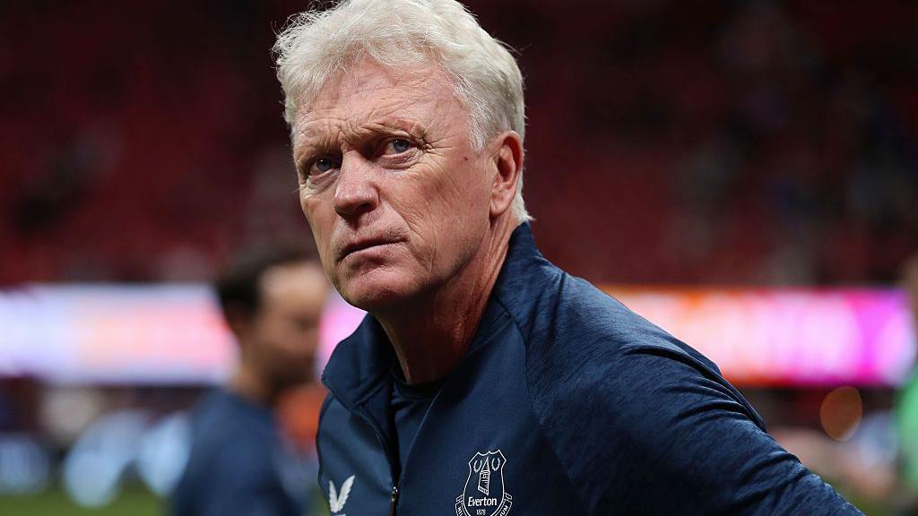 David Moyes gives a stern look