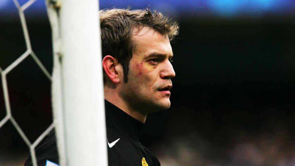 Roy Carroll playing for Manchester United