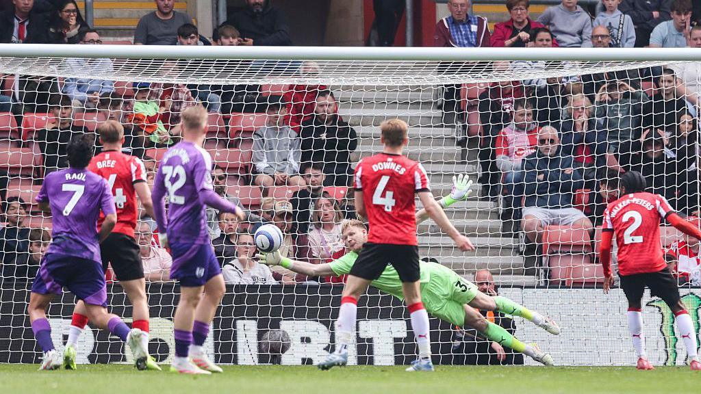 Ryan Sessegnon beats the out-stretched hand of Aaron Ramsdale