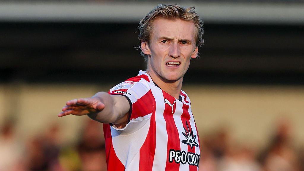 Flynn Downes in action for Southampton FC