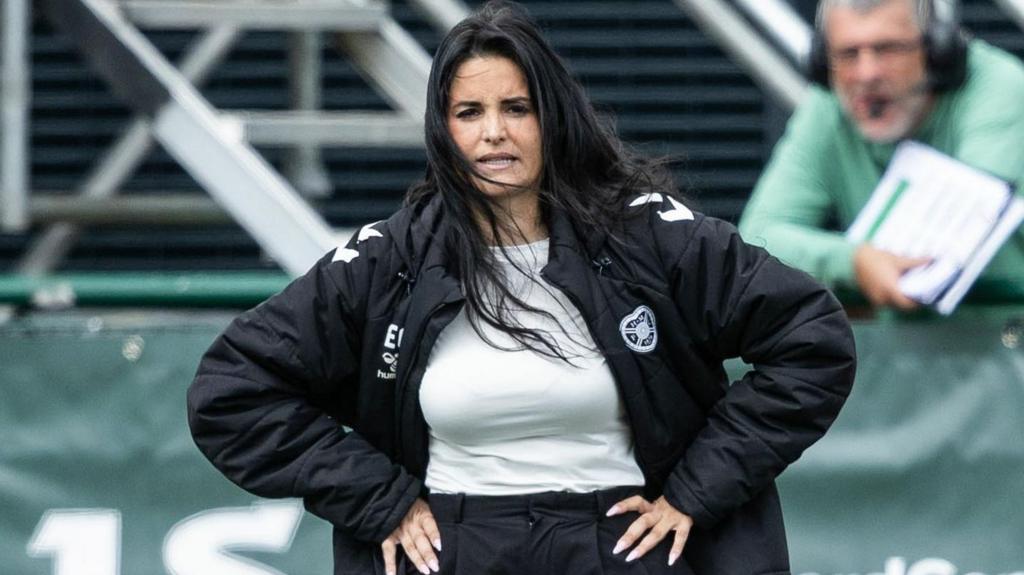 Hearts head coach Eva Olid