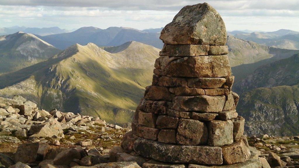 Coire Leis cairn