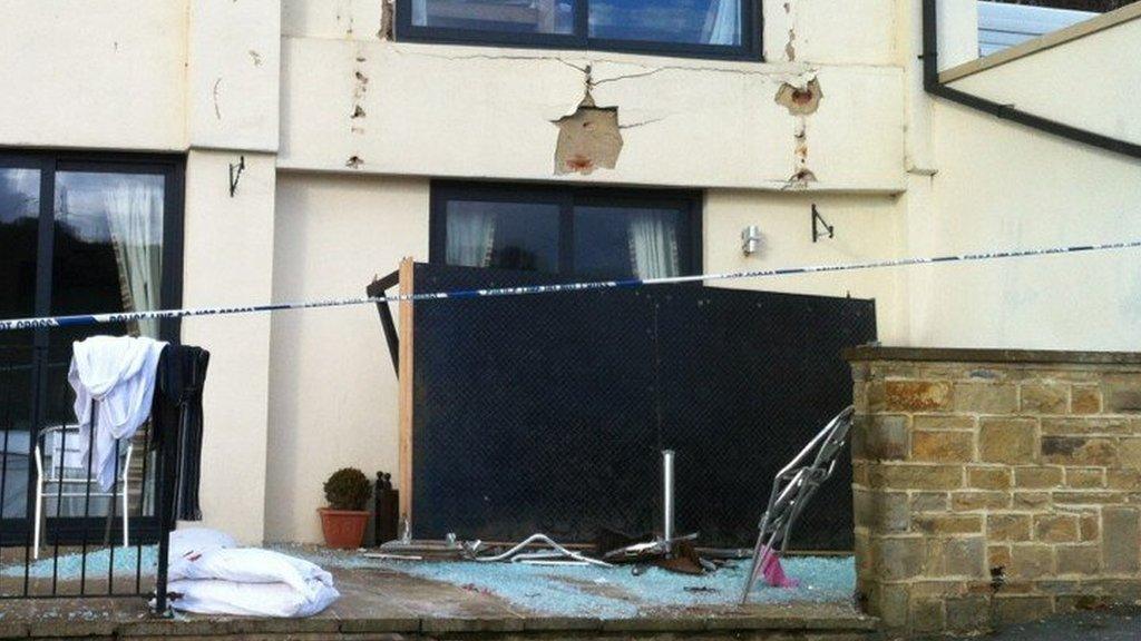 Collapsed balcony at Casa hotel