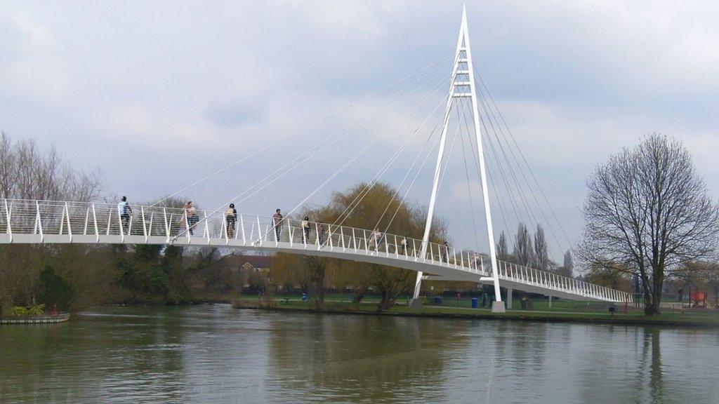 Reading River Thames footbridge design