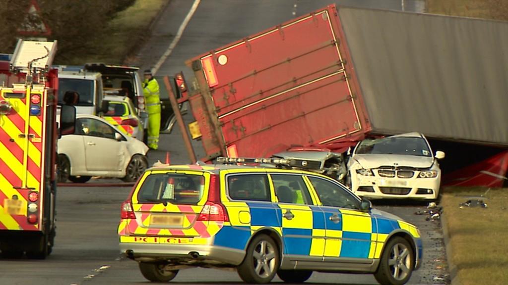 Lorry overturned in Bathgate