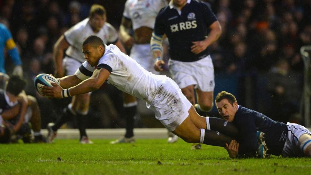 Luther Burrell stretches over for a try